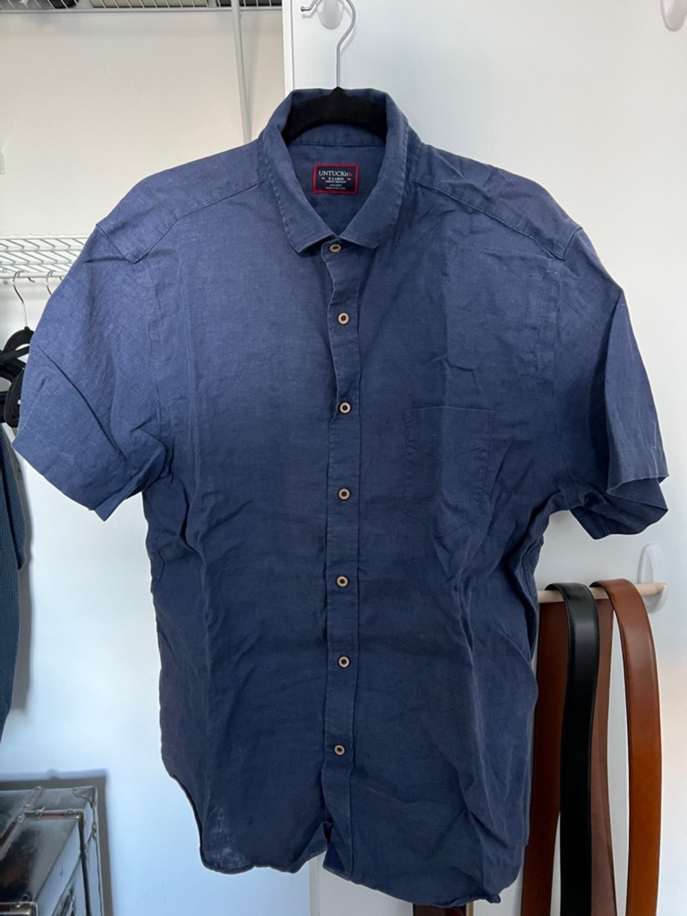 UNTUCKit Men's Short Sleeve Button-Down Shirt - Navy Blue